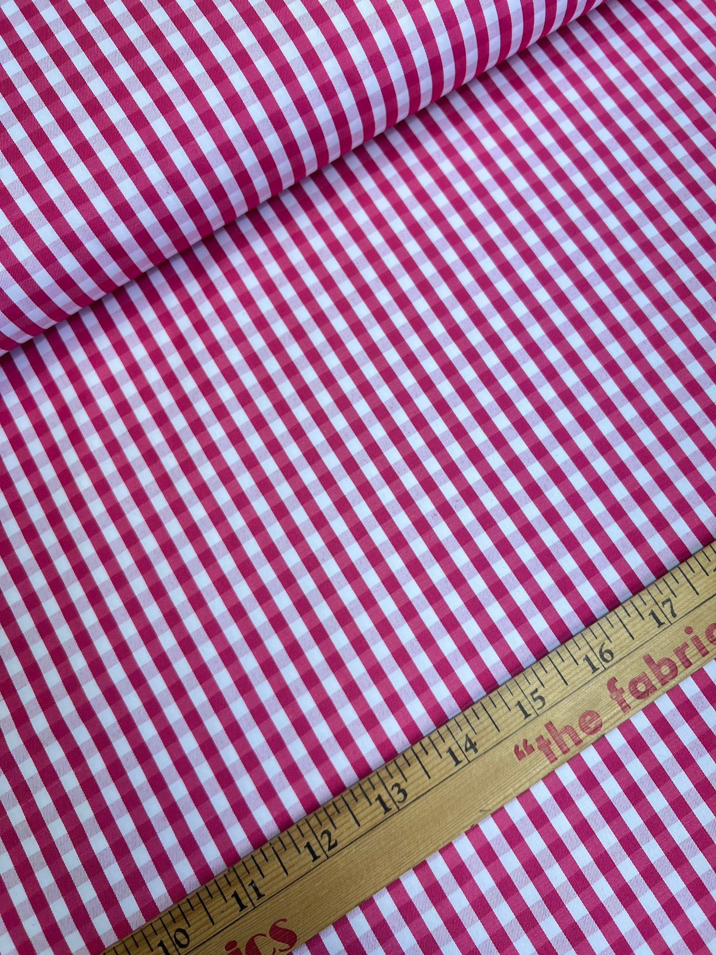 Poly/cotton Gingham “pink”